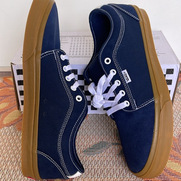Vans Men’s Skate Chukka Low Dress Blues/Gum
VN0A4BX4FS1
Sneakers - Picture 12 of 16